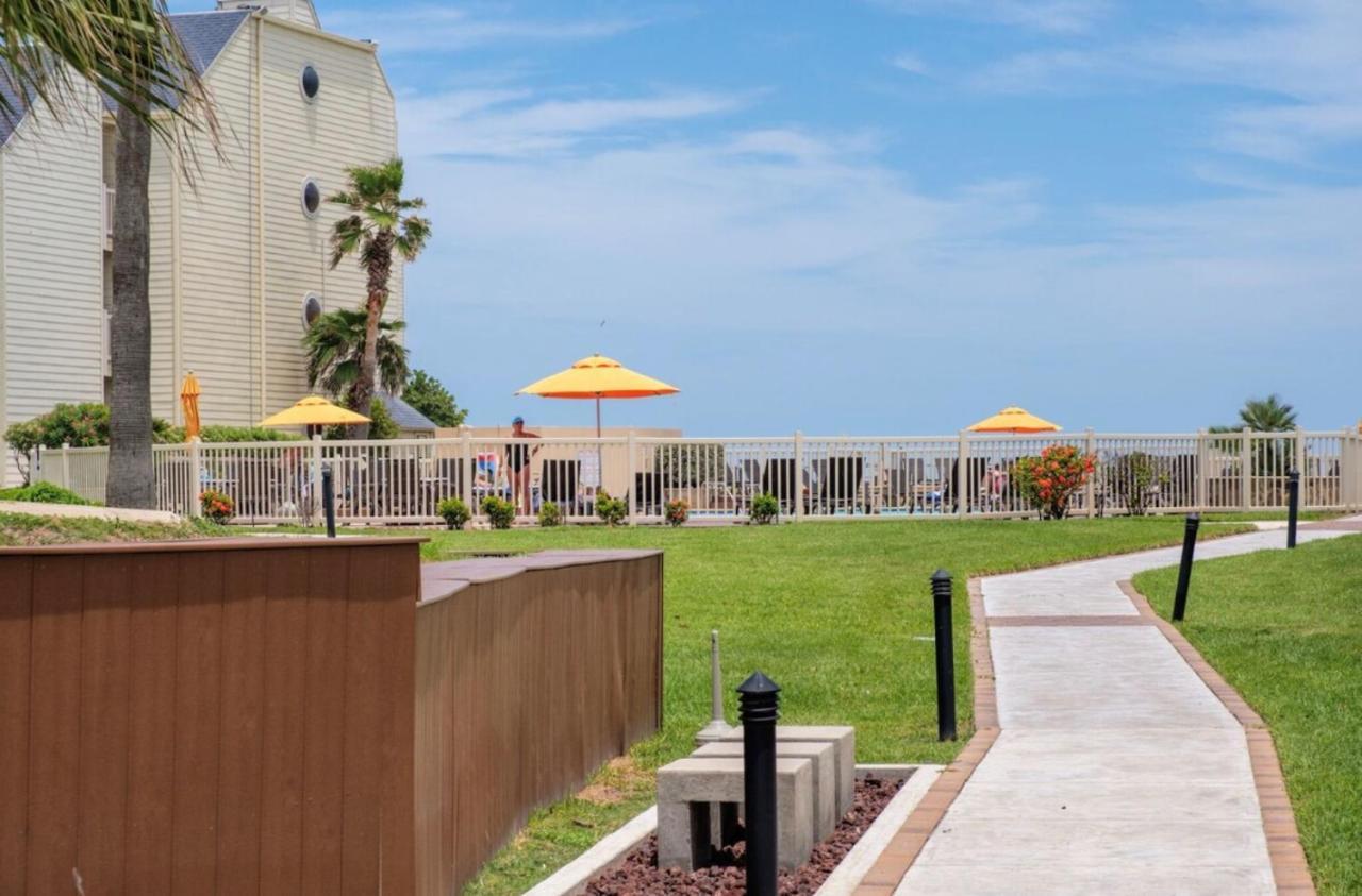 Ocean Breeze Retreat 2Bed 2Bath, Heated Pool! Apartment South Padre Island Exterior photo